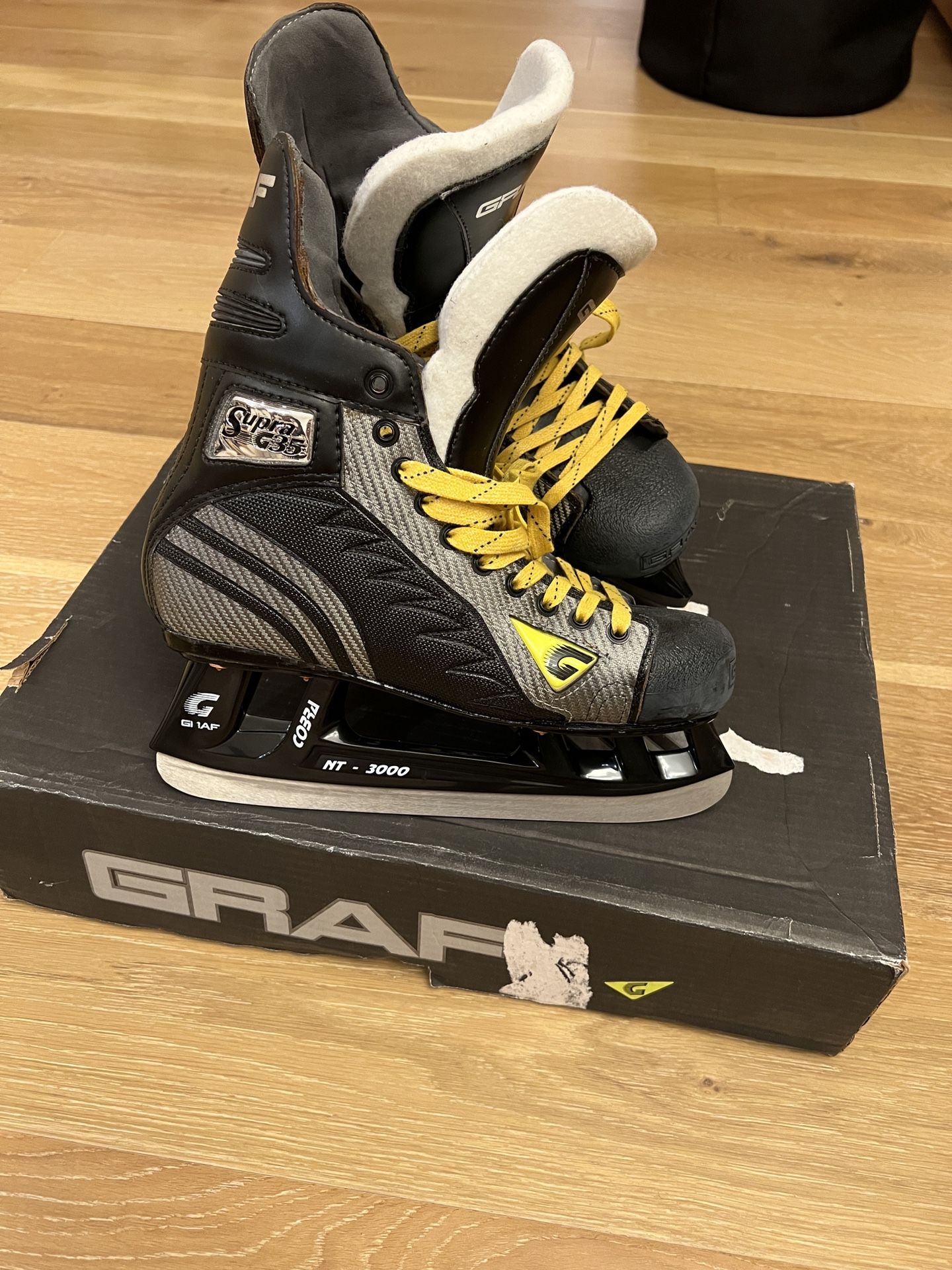 Graf Supra G35 Ice hockey Skates - New Size 7.5 W