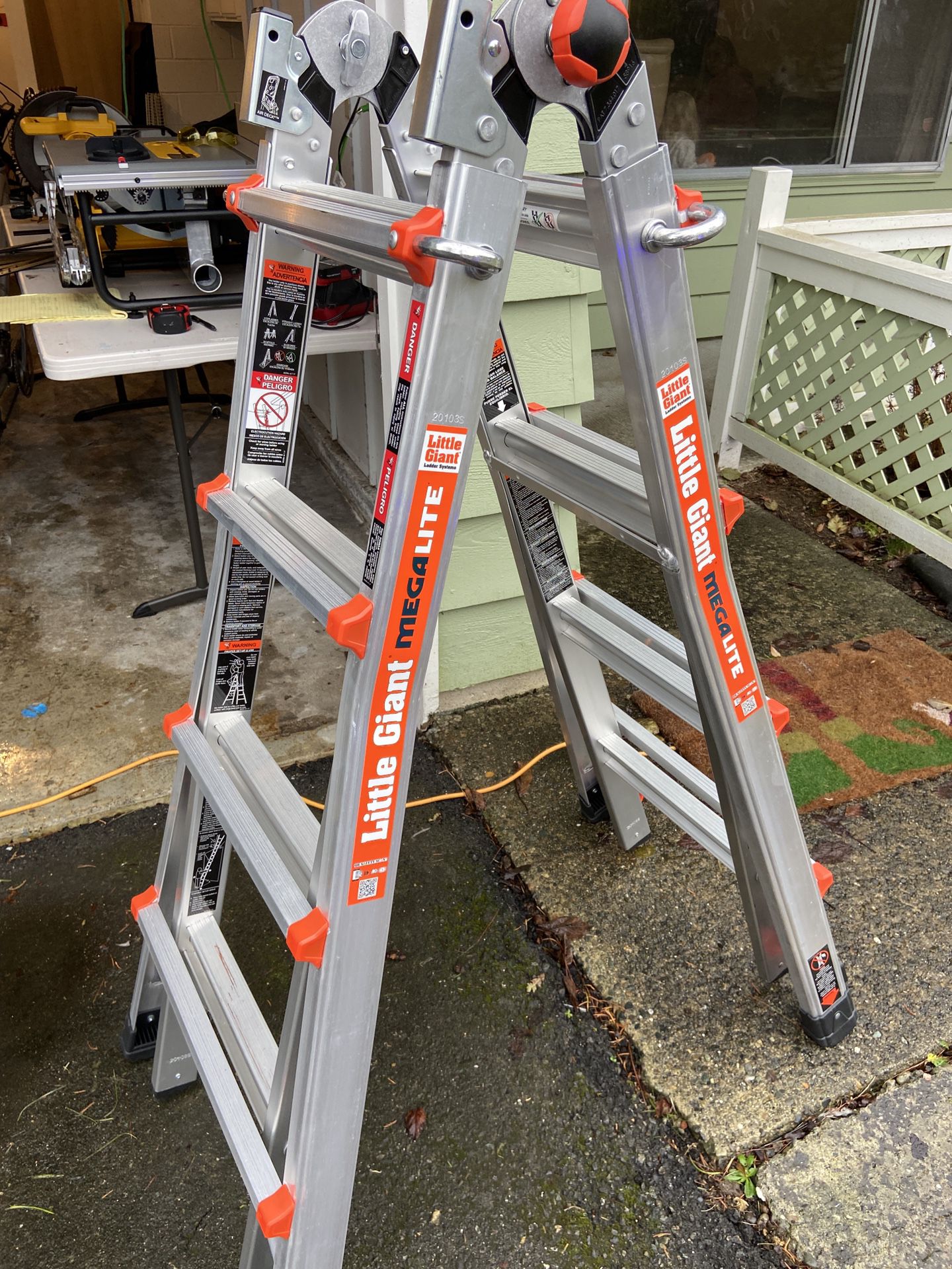 Little Giant Mega Light Aluminum Extension Ladder