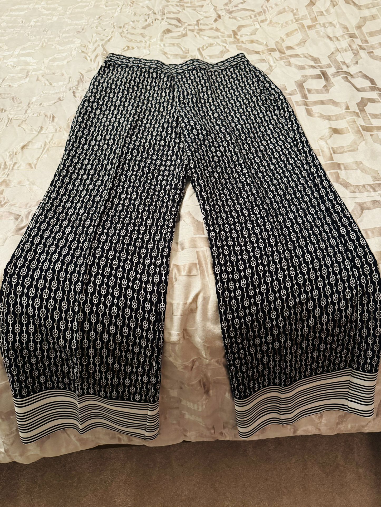 Ann Taylor Pants Size 10. New with tags.
