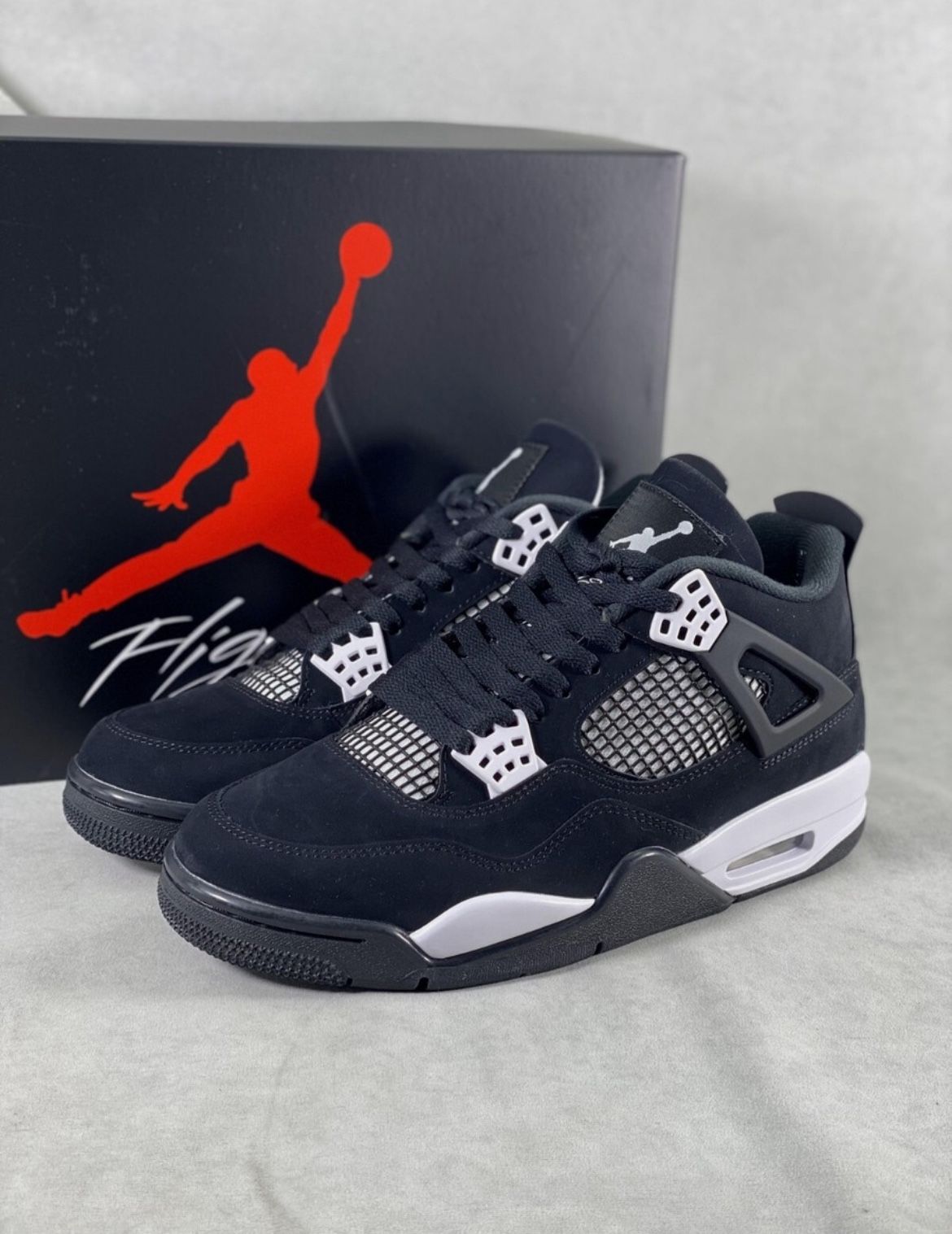 Jordan 4’s White Thunder & More