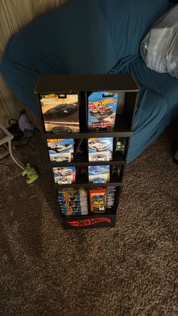 Hot wheels Shipper with mainlines treasure, hunt, red edition and premiums