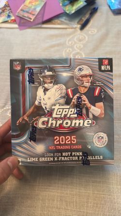 Topps Chrome 2025 NFL Mega Box Sealed