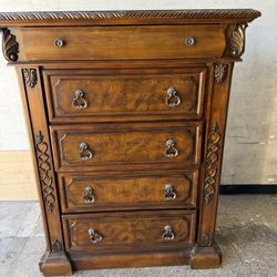 Chest Of Drawers Make An Offer!!