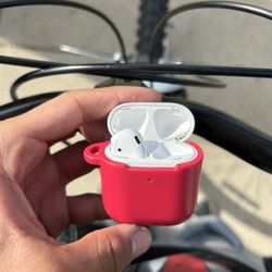 AirPod Case And Left earbud