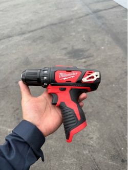 milwaukee drill/driver m12 tool only