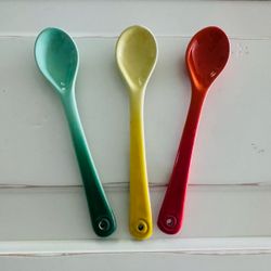 Set of 3- Le Creuset stoneware teaspoons  5 1/2” Like new