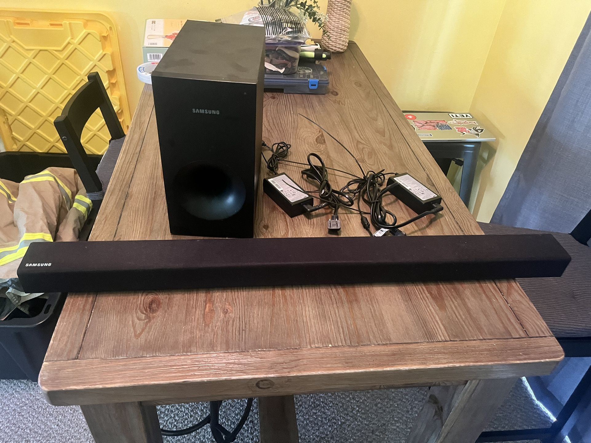 Samsung Sound Bar And Subwoofer