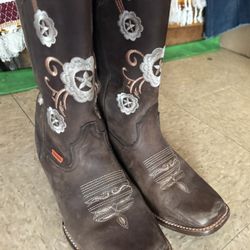Dark Brown Woman’s  Boots 