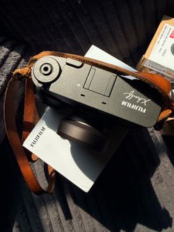 Fuji FujiFilm X Half