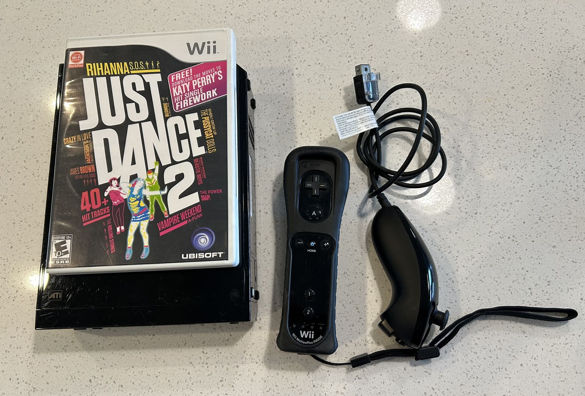Nintendo Wii Console with 2 Controllers + Just Dance Game