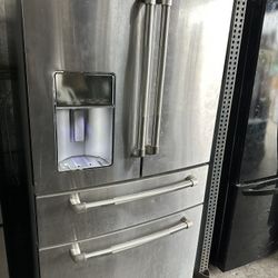 jenn air refrigerator used missing some shelves 