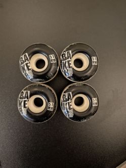 Skateboard wheels