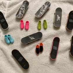 Tech Deck  / Hot Wheels Skate Rippin   SkateBoards with shoes