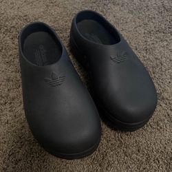Adidas Clogs