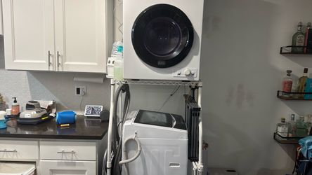 Black Decker Portable Washer & Dryer plus stand