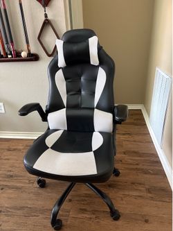 Gaming chair