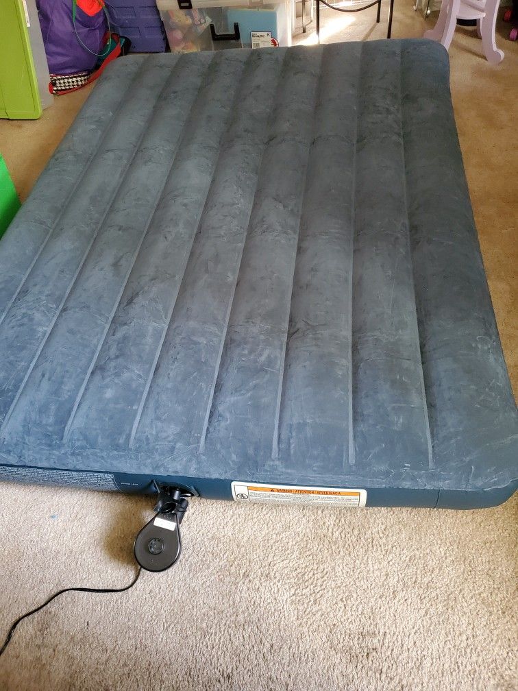 Intex Full/ Queen Air Mattress 