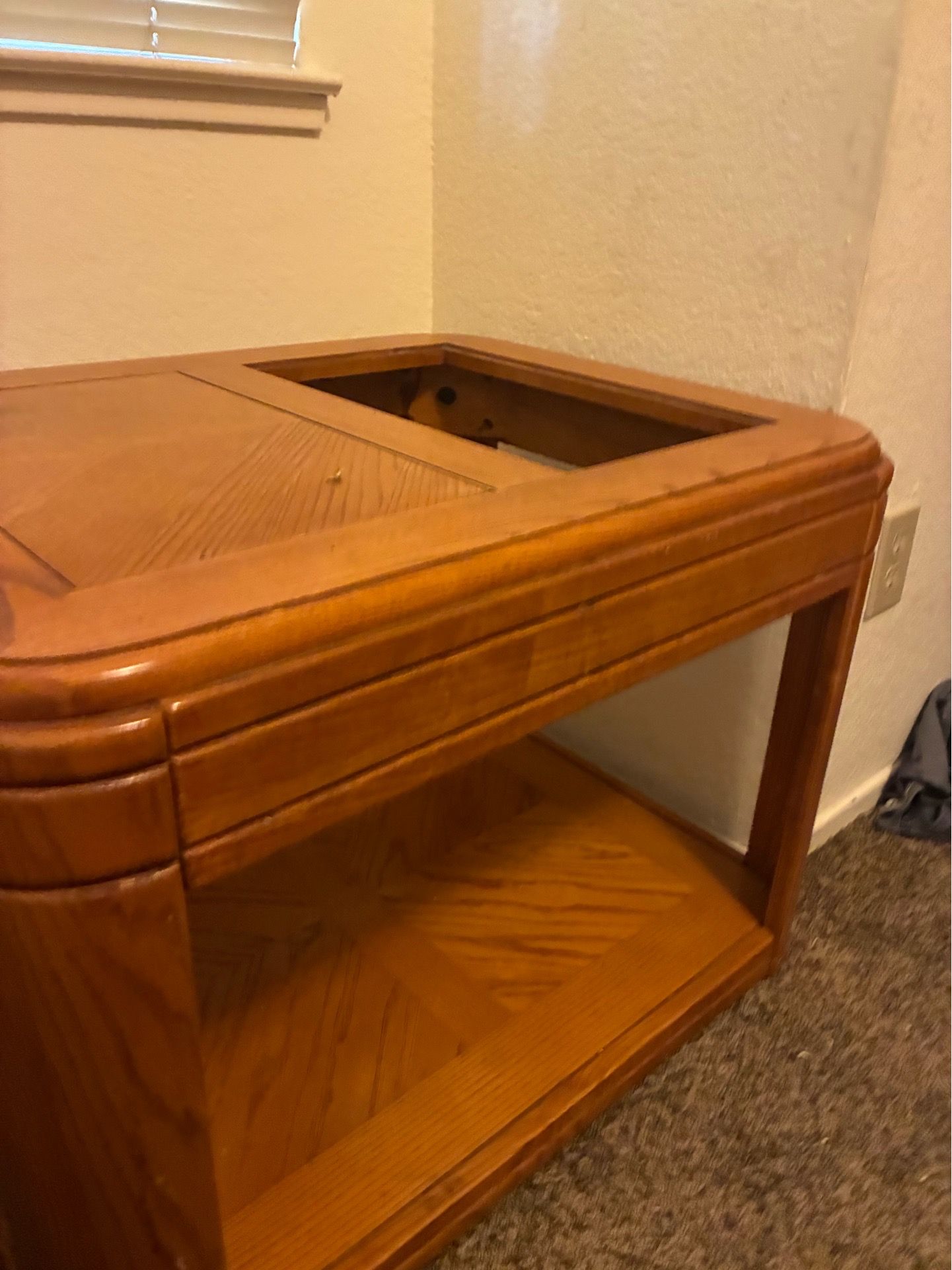 Light tab wood side table side wood a smooth natural finish and sturdy construction. Lightweight, stylish, and perfect for bedrooms, living rooms, or