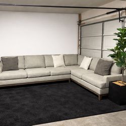 BEAUTIFUL SECTIONAL WITH WOOD TRIM 