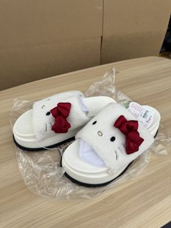 Hello Kitty Sandals