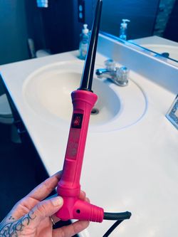 Hot pink hair curler