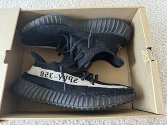 Yeezy Boost 350 V2 "Oreo" Size 9