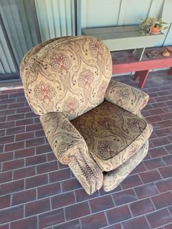 Thomasville Paisley Upholstered Accent Recliner