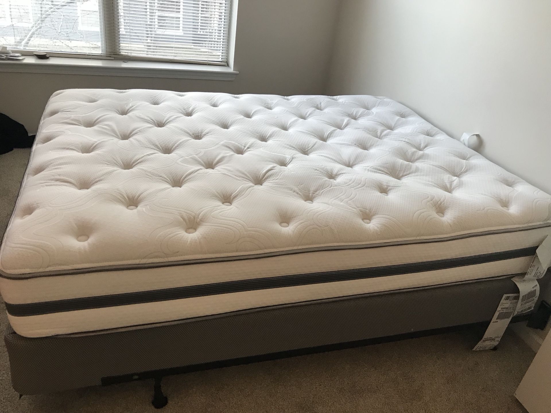 Simmons Beautyrest Recharge Signature Select Ashaway 11" Plush Mattress