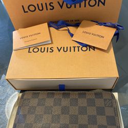 Louis Vuitton Zippy Wallet 