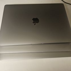 Lot of 3 Apple Macbook Pro i5 16gb Ram 500gb SSD Drive 13" Screen w/Touchbar 2020