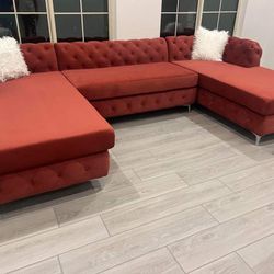 New Sectional Couch Includes Free Delivery 