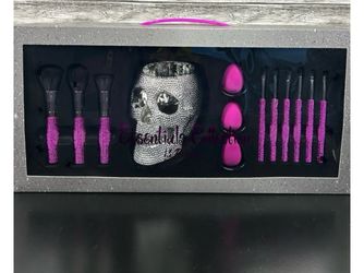 Essential Makeup Brushes 