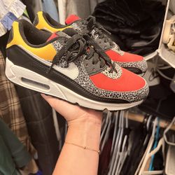 Women’s Nike size 8