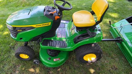 JohnDeere S120 riding mower