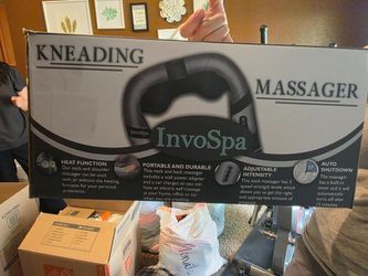 Kneading massager