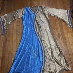 Brand New Never Worn Women’s Thobe It’s An Xl In Women’s