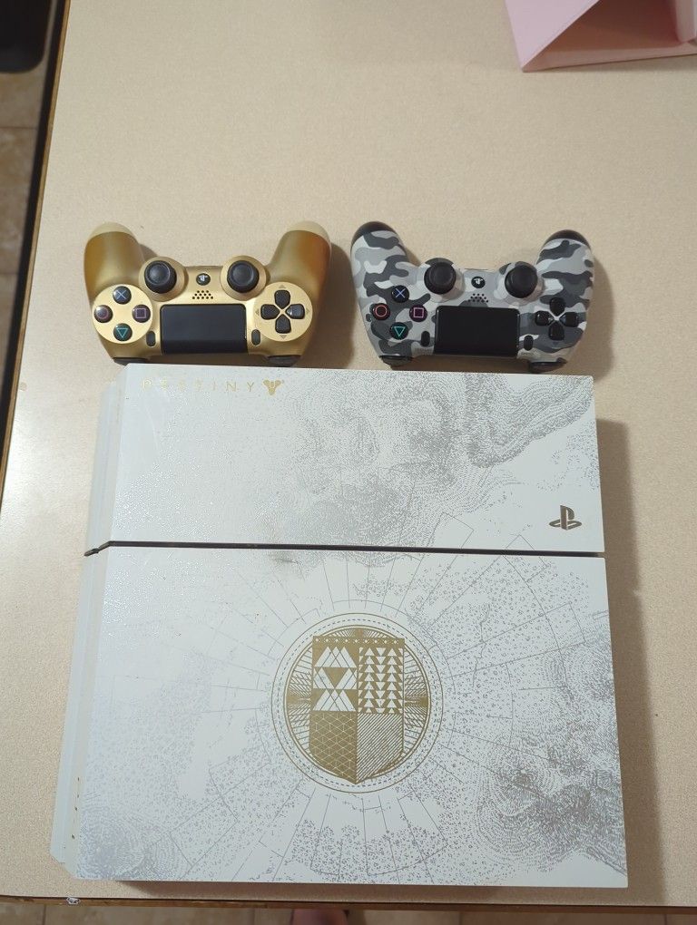 PS4 + 6 Games