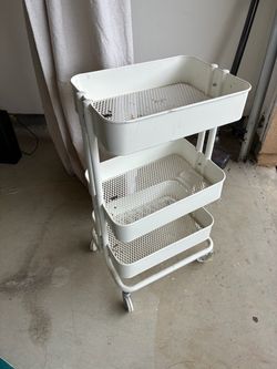 Utility shelf with wheels
