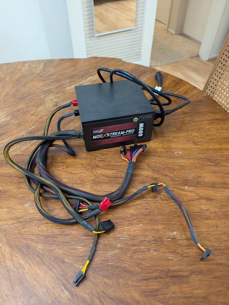 OCZ 600W Computer Power Supply PSU Semi Modular