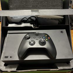 Microsoft Xbox Series x Black 1TB Console w/ Controller & Chargeable Battery. 