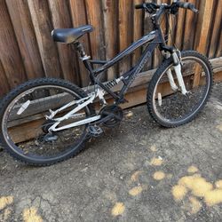 Schwinn S25 Mountain bike