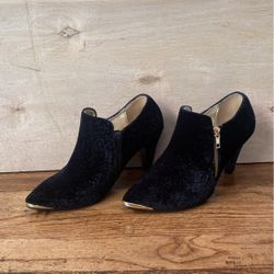 Women’s Black Suede Heels Size 6