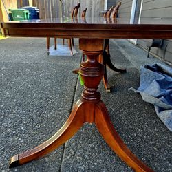 🌿 Elegant Duncan Phyfe–Style Double Pedestal Dining Table 🌿