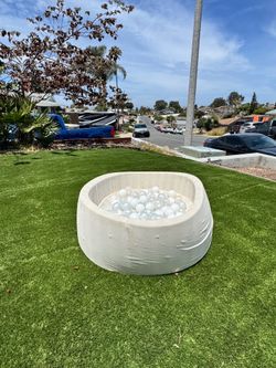 Ball pit/ alberca de pelotas