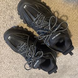 black balenciaga track runners