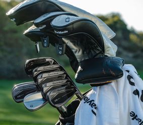 TaylorMade Qi Irons Gunmetal Finish 5-PW (Right Handed)