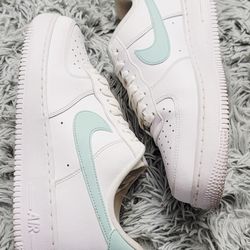 Size 10 Women's Nike Air Force 1 Shoes  White Ice Jade Sea DD8959-113.
