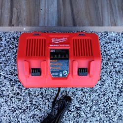 RAPID CHARGER MILWAUKEE 