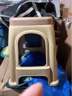 Bench/Stool with grip on legs