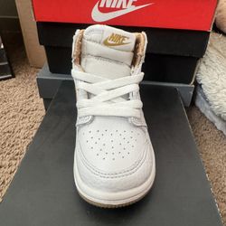 Nike Air Jordan 1 Retro High OG TD Metallic Gold Size 6C